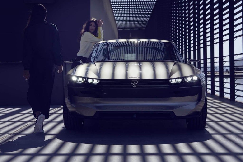 Peugeot сделал ретро-электрокар